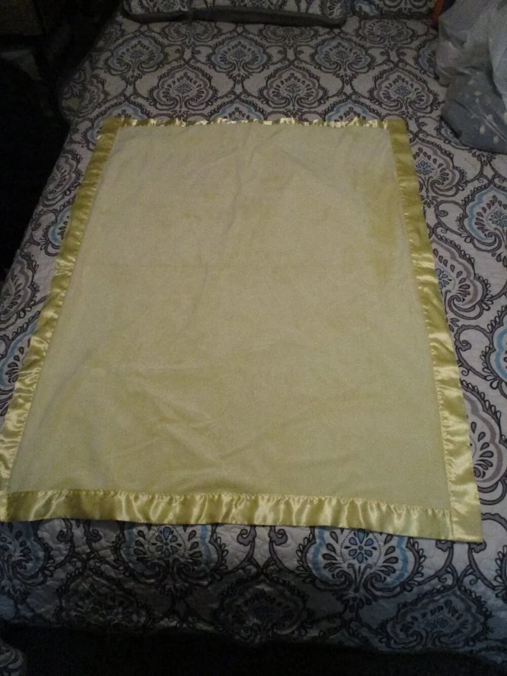 Vintage Baby Carters Solid Yellow Baby Blanket Satin Trim Back Security Lovey